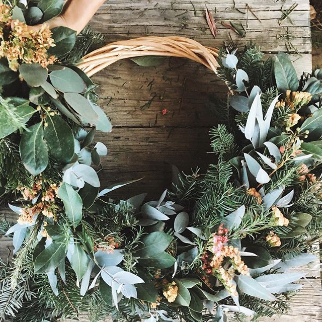 Made our own wreaths at the farm this afternoon. Feeling inspired for holiday 2017 designs 🎄