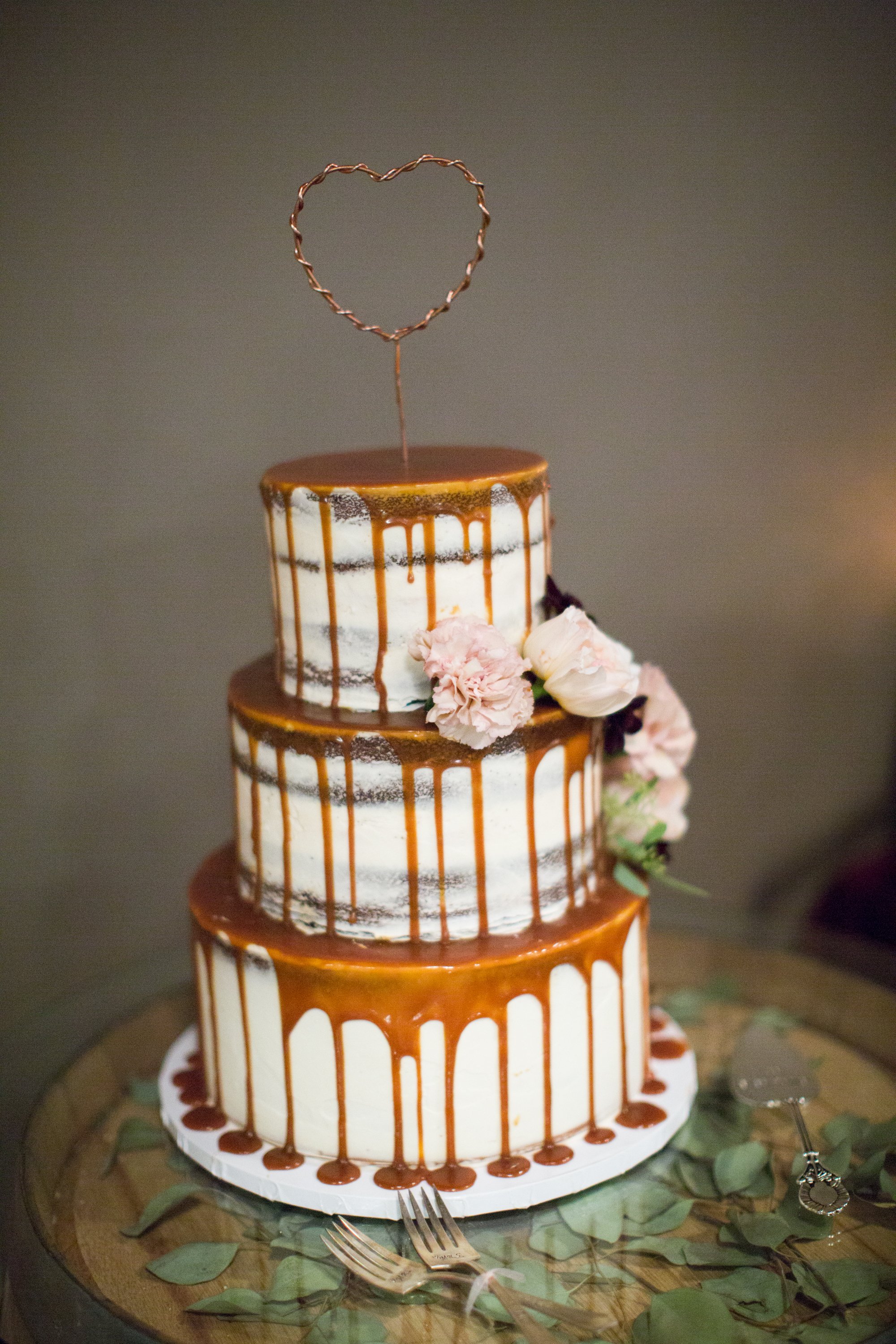 Amys-Cupcake-Shoppe-wedding-cakes-salted-caramel.jpg