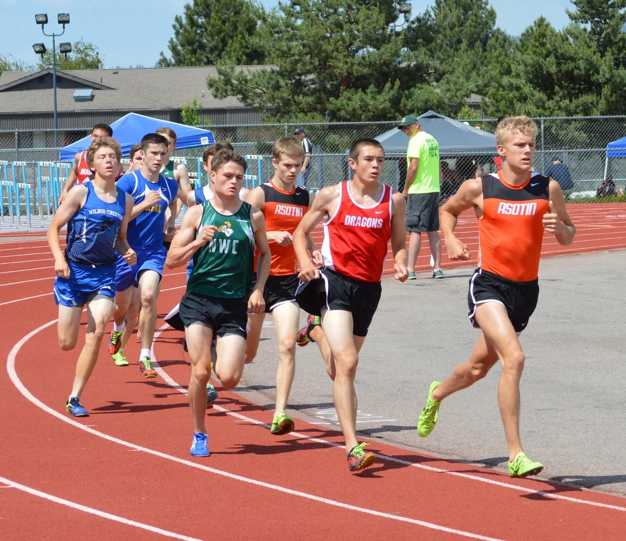 Chandler Teigen (Asotin), leading, with Nathan Vanos (St. George) running a strong race behind him. Jack Ammon of NW Christian Colbert and Thomas Weakland round out the top four.