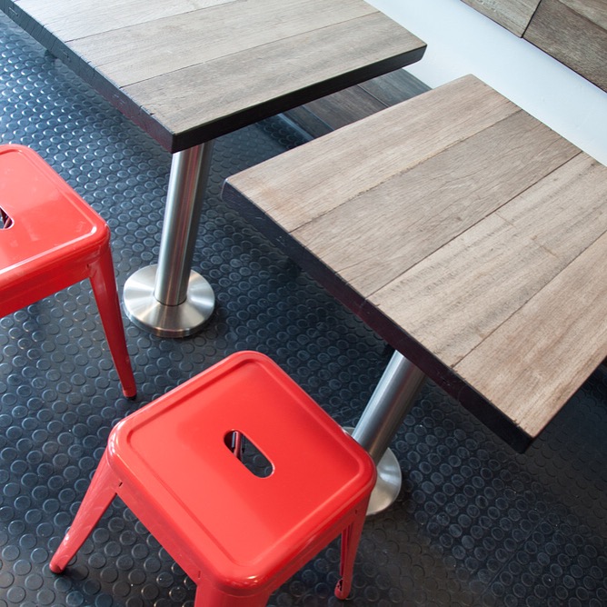 Dinizia Cafe Tables