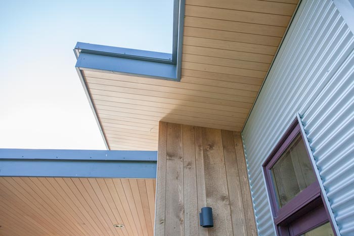 interesting-overhang-m.jpg