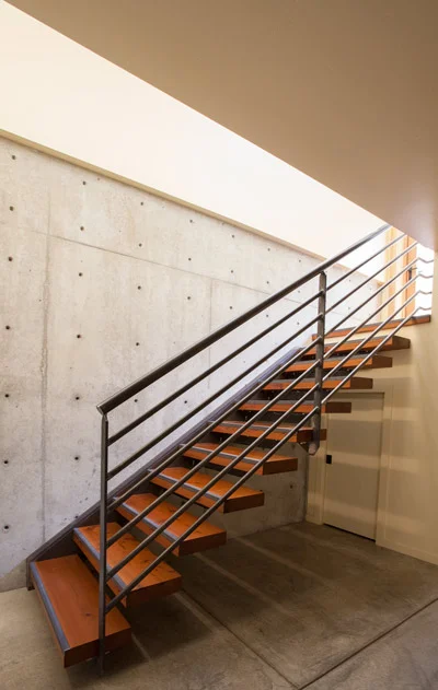 1087-stairs-m.jpg
