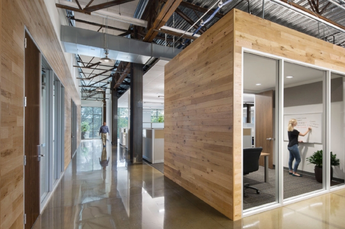 fsc-reclaimed-oak-wall-l.jpg