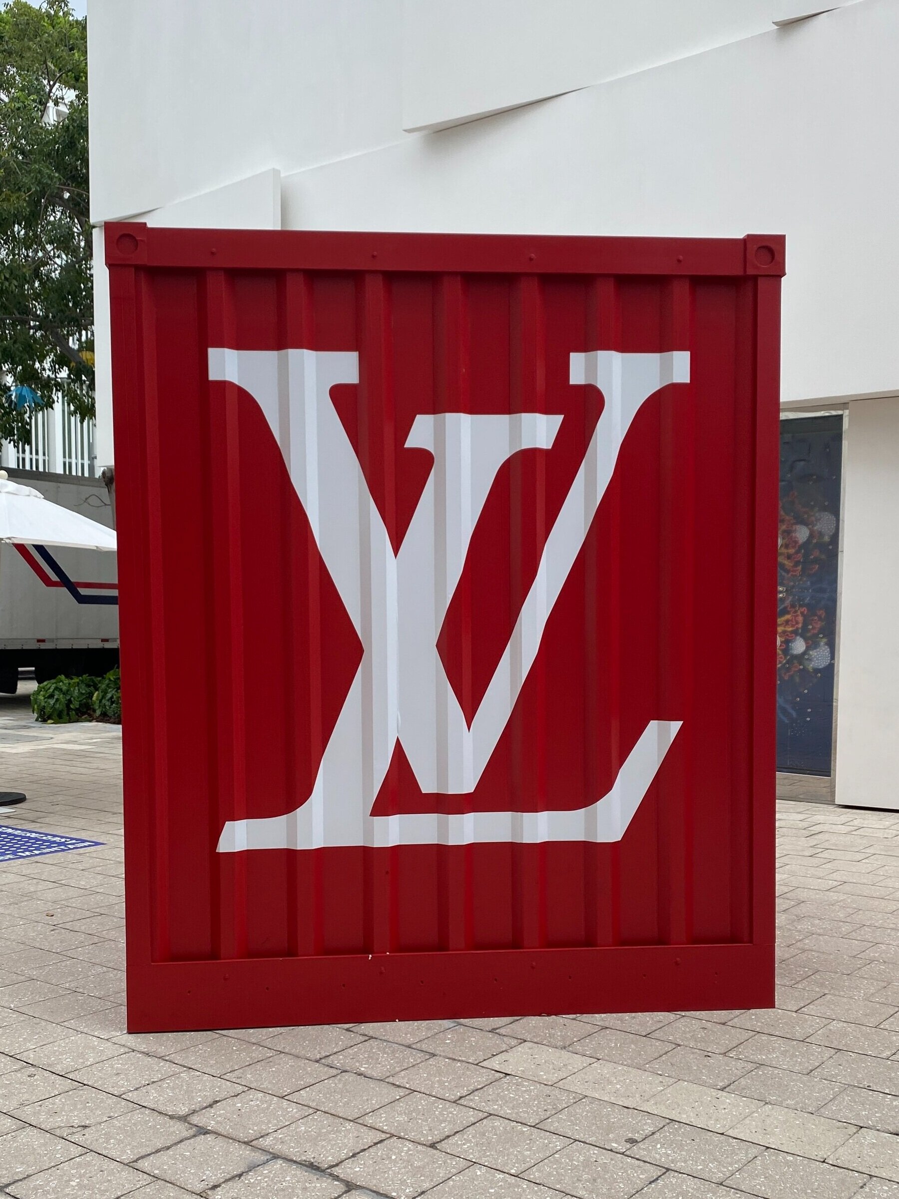 Louis Vuitton Miami Design District Men's Pop Up — Dionne Dean