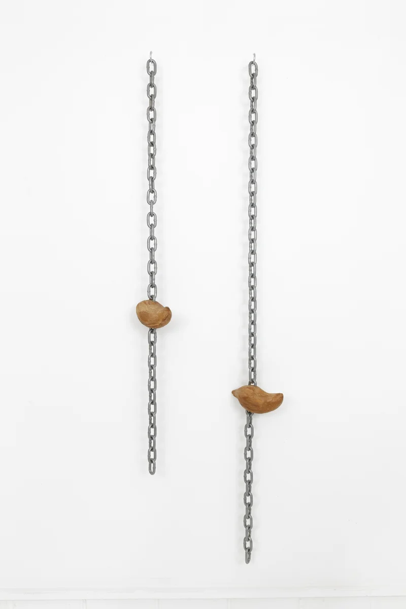 Jes Fan, Jam Chain , 2017 Metal, plaster, acrylic paint, paper
