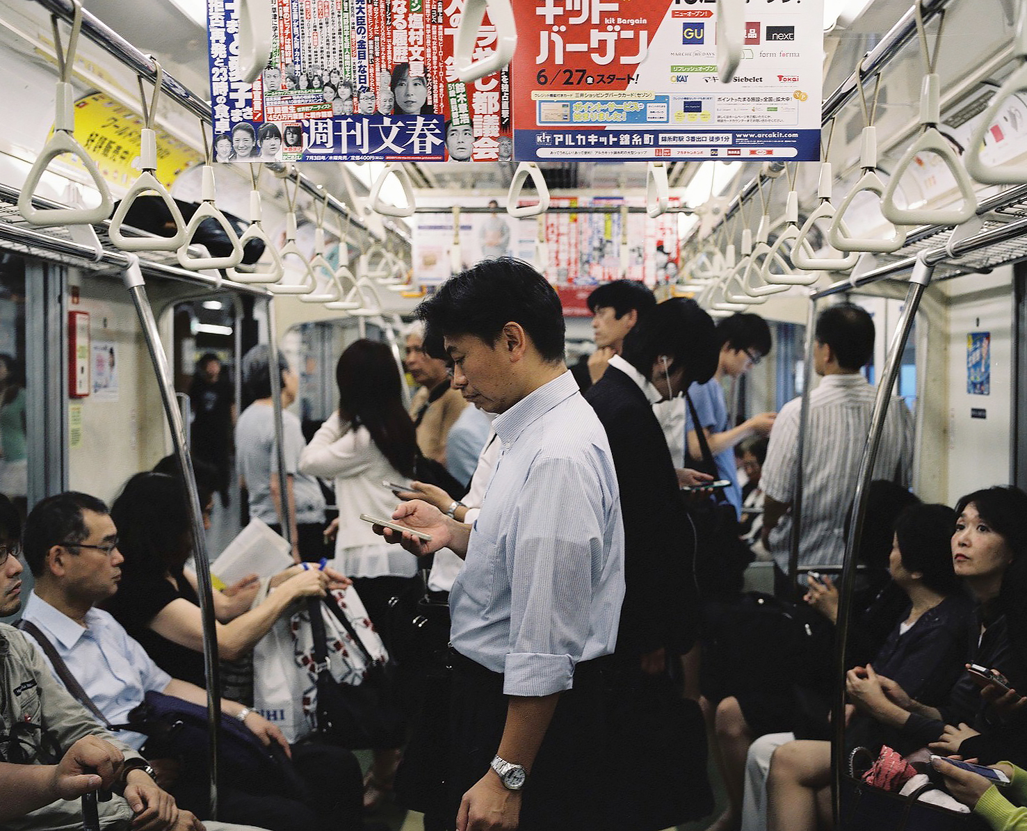 2+man+phon+subway.jpg