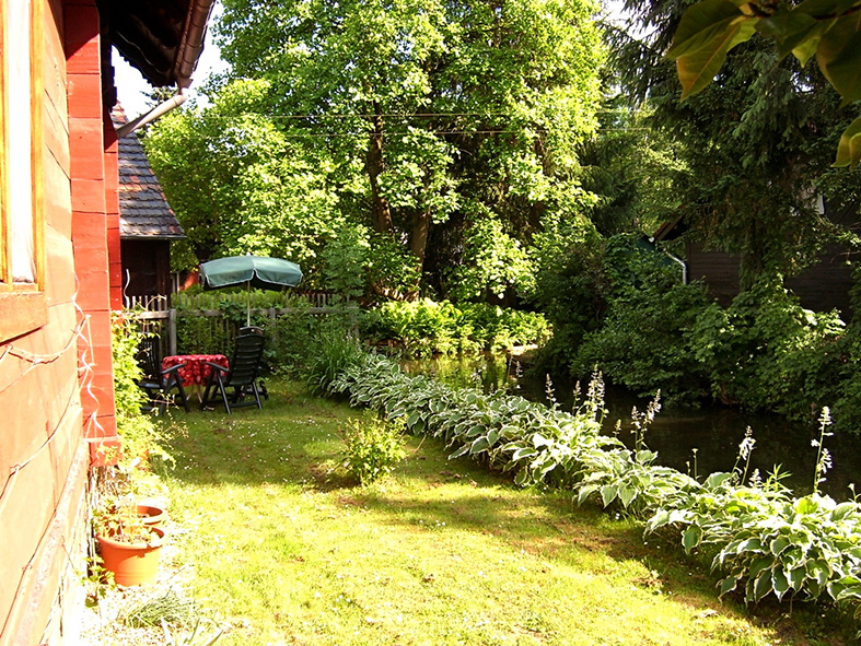 Sitzplatz am Wasser