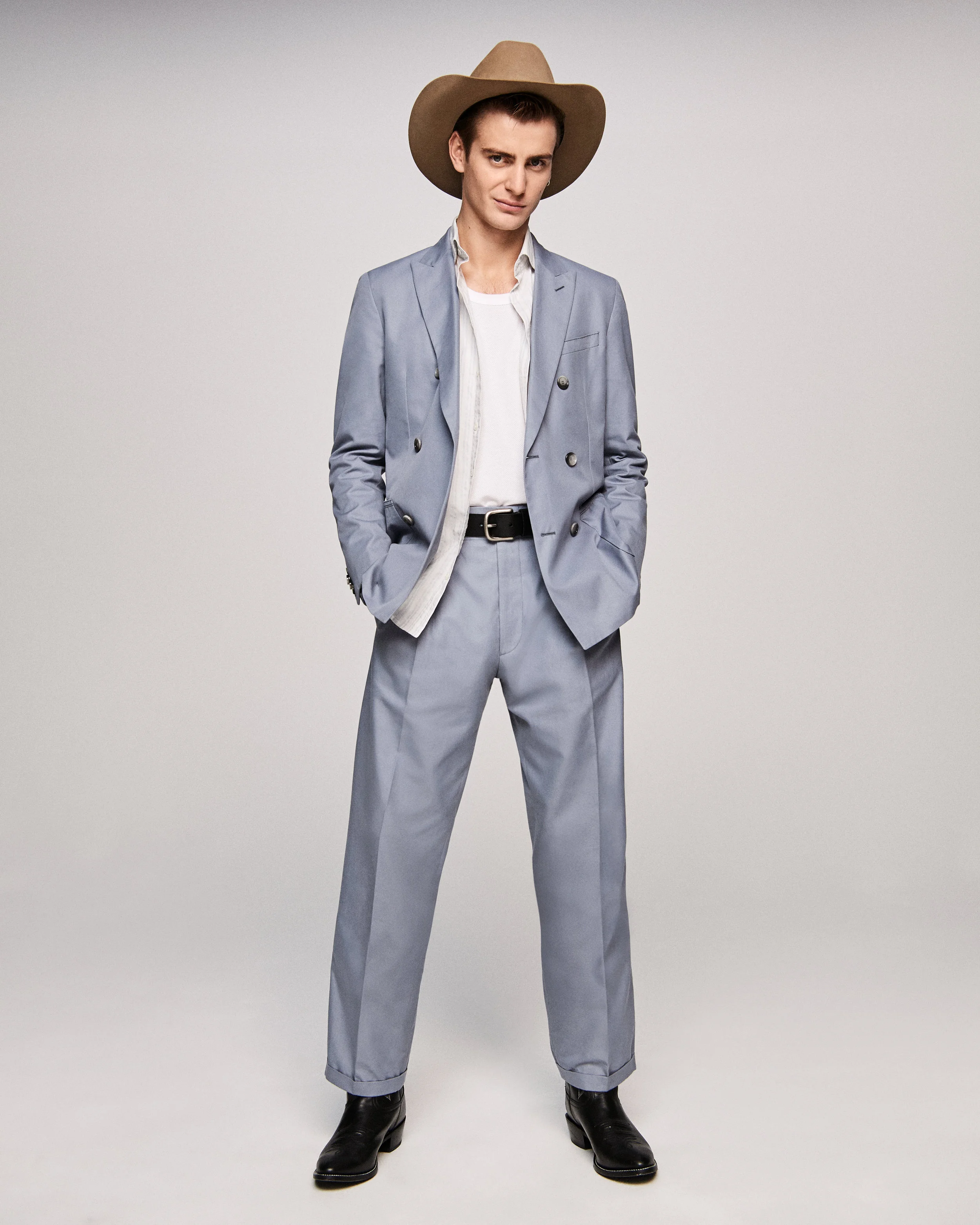 170925_GQ_Australia_Shot_06_165_F1.jpg