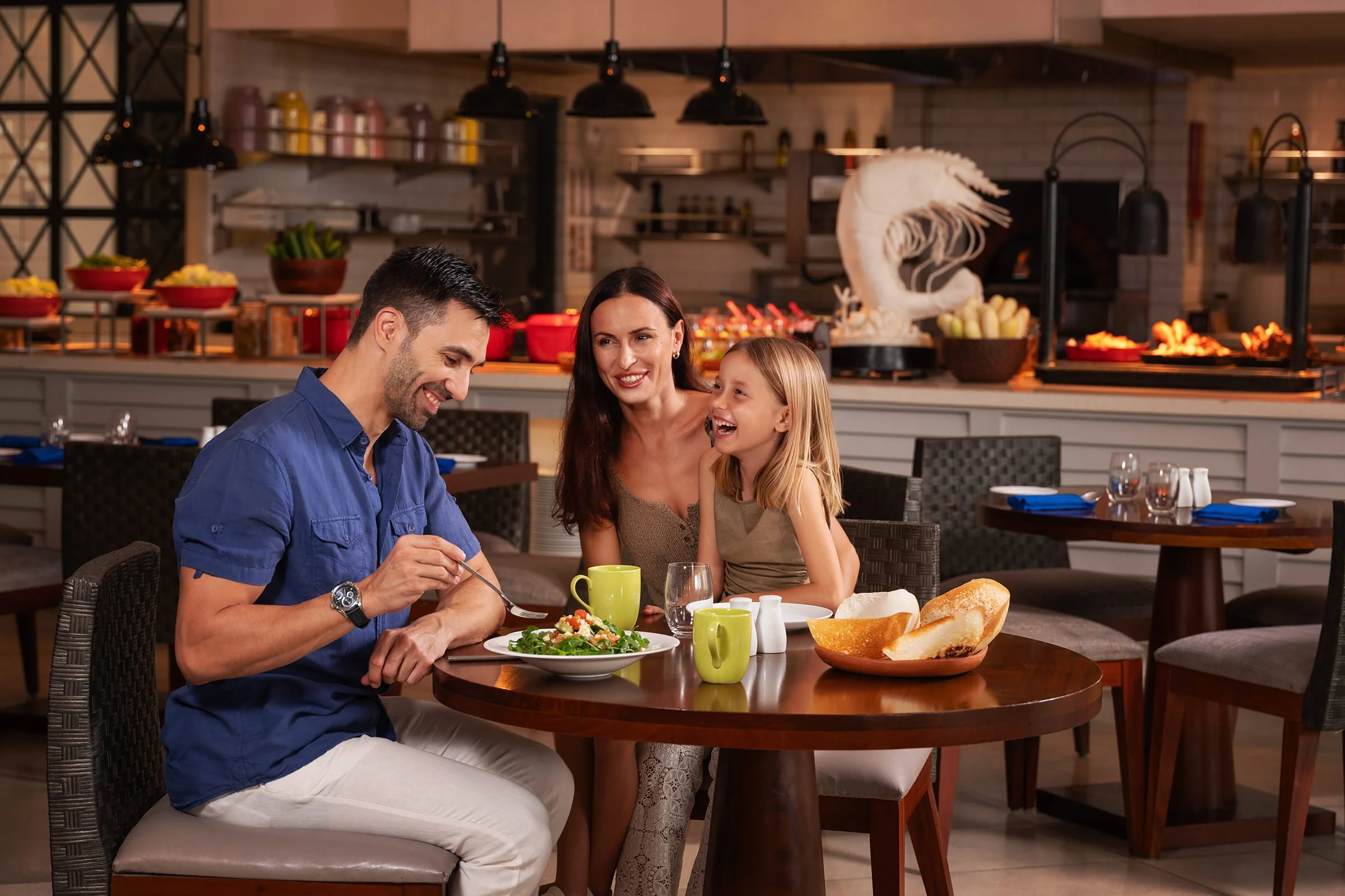 MH_CMBMC_WELIGAMA_KITCHEN_FAMILY.jpg
