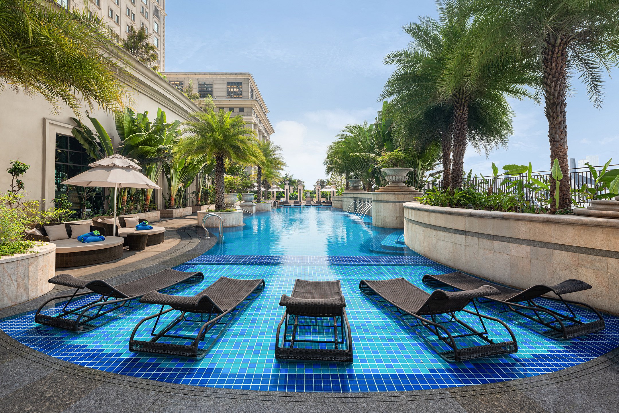 ITC Royal Bengal - Pool