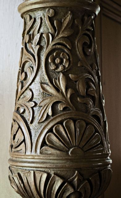 Love these floral carvings
