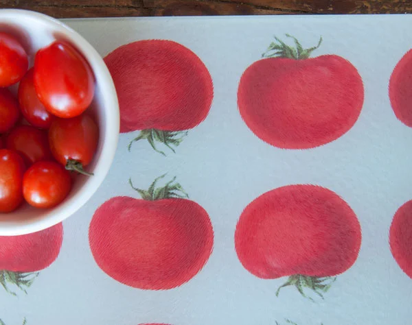 TOMATO-CUTTINGdetail.jpg