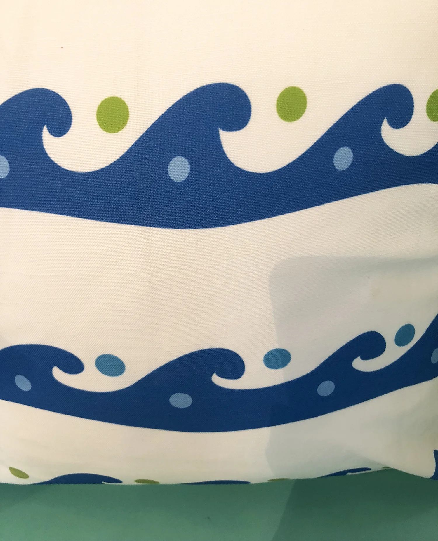 Leslie Evans - 27086 DOT WAVE DETAIL.jpg