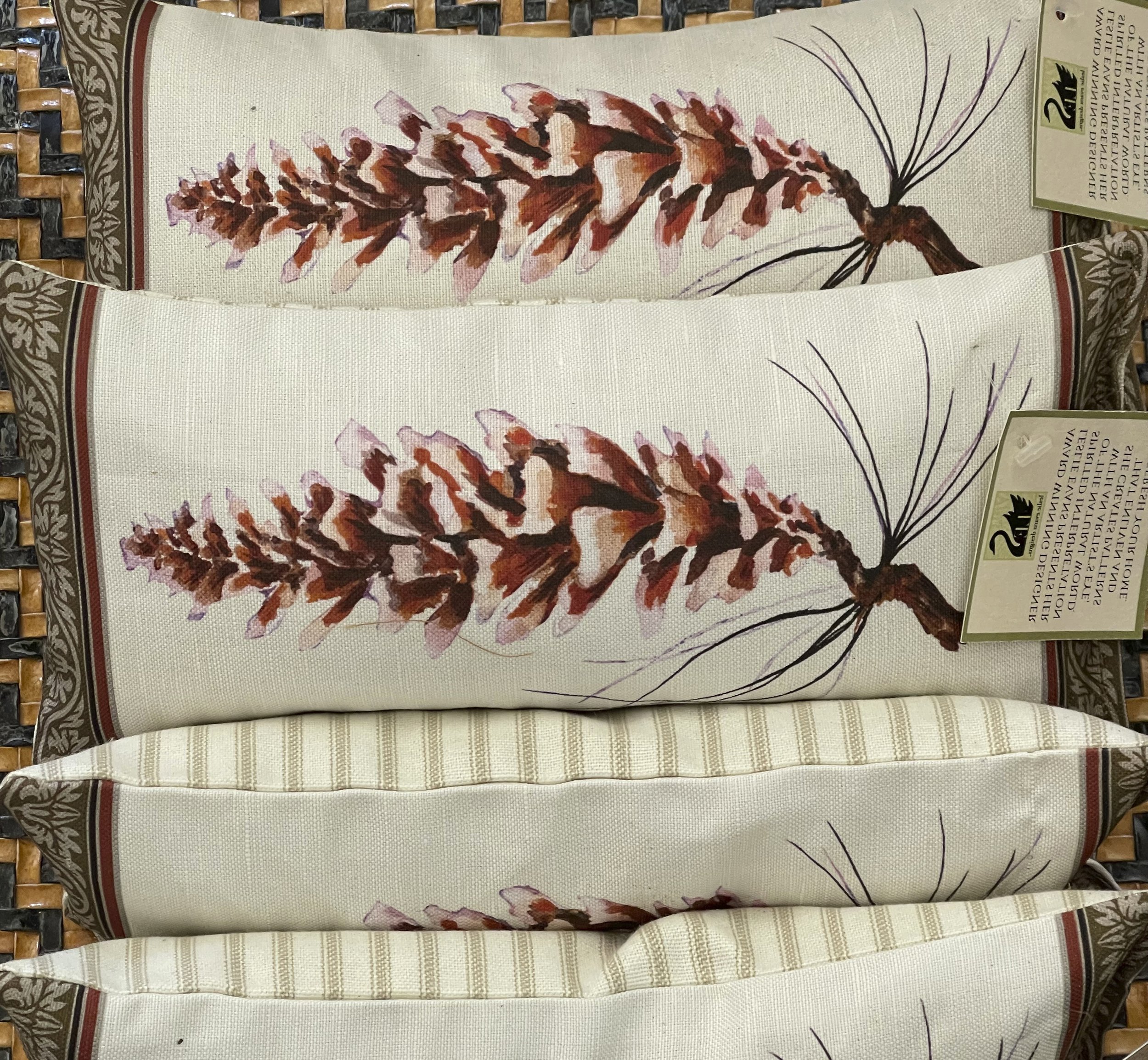 PINECONE SACHET INSTA.jpg