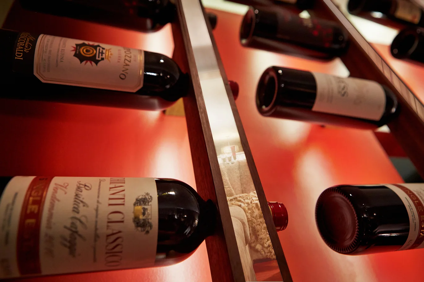 Wine Connoisseur's Lounge - Long Island | NY
