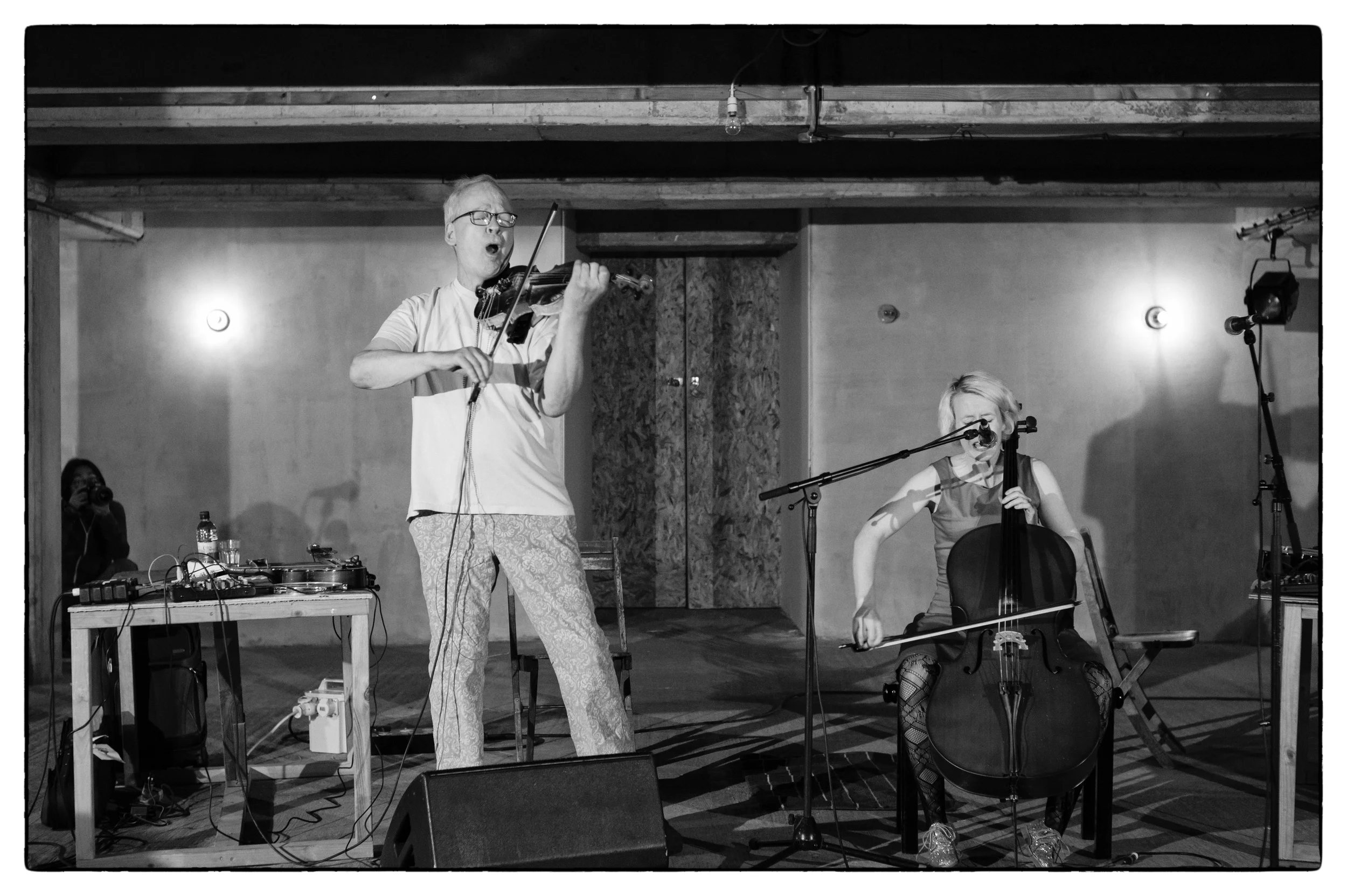Tony Conrad and Jennifer Walshe, London Contemporary Music Festival, 2013. Photo: Fabio Lugano