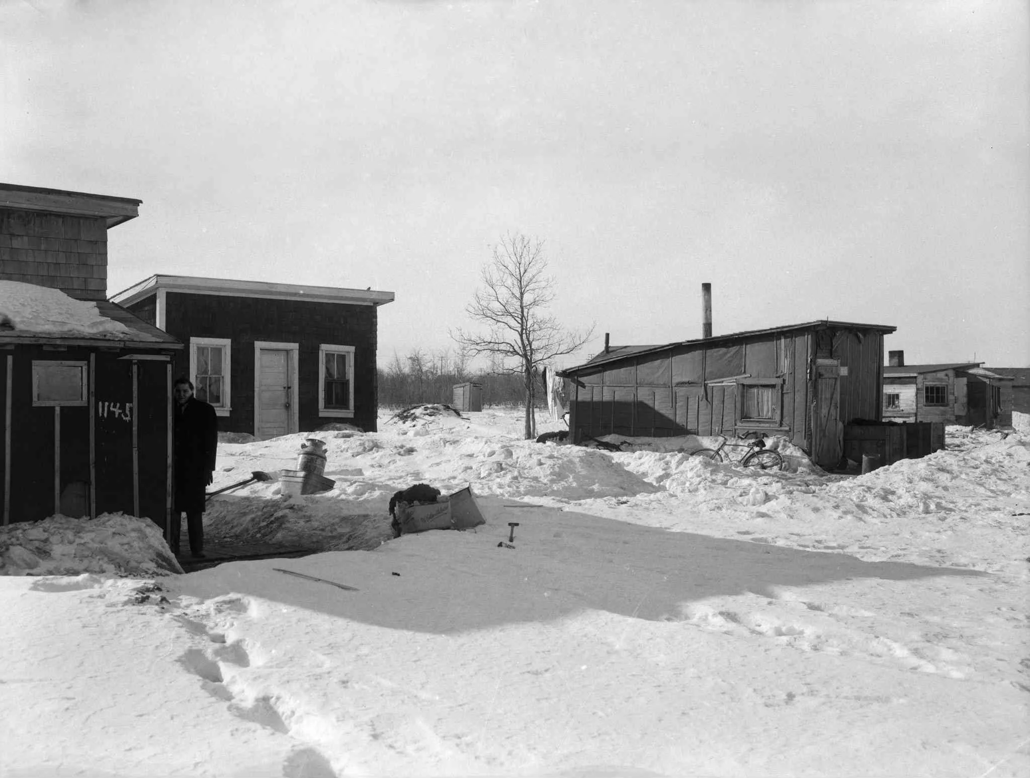 new_-SIS_Shack_town_1949_02_web.jpg