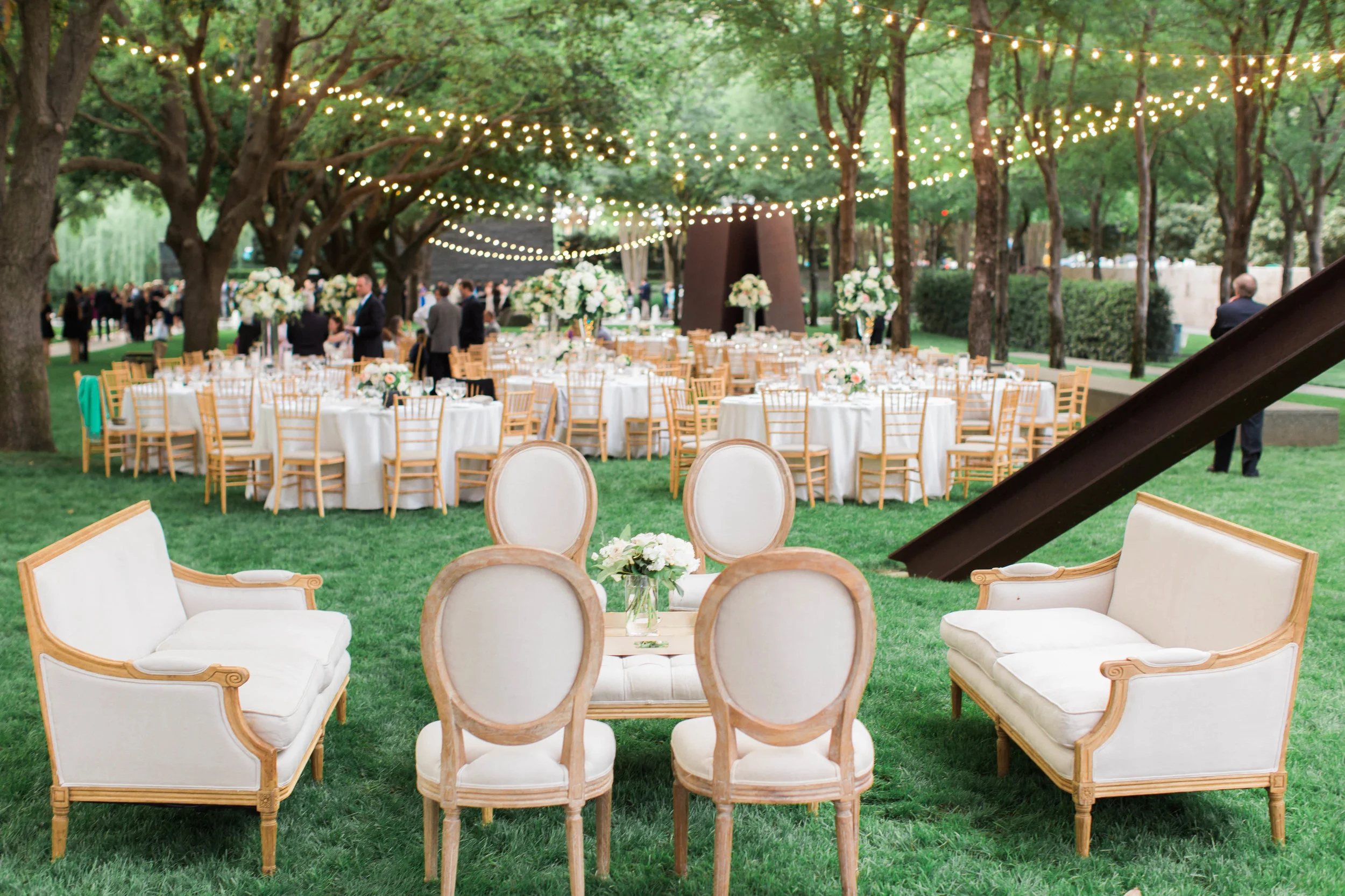 Rebecca + Ross, the wedding | Featured on Elizabeth Ann Designs