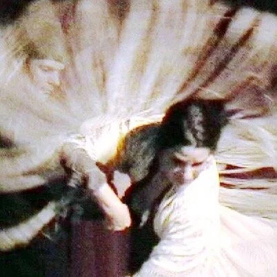fan.shawl.liana 2.jpg