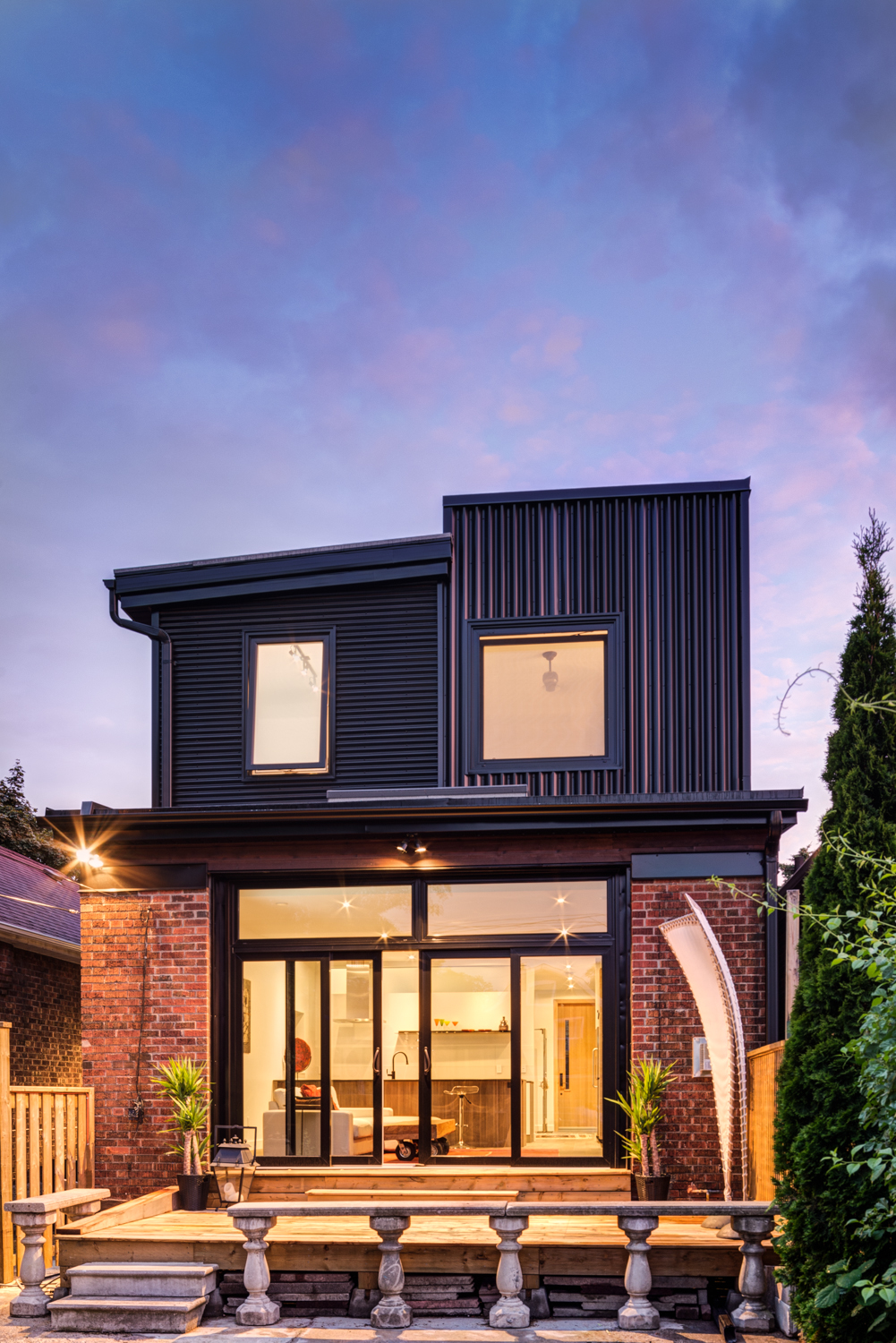 Junction bungalow by Stamp . Tilt-turn windows by EVW.