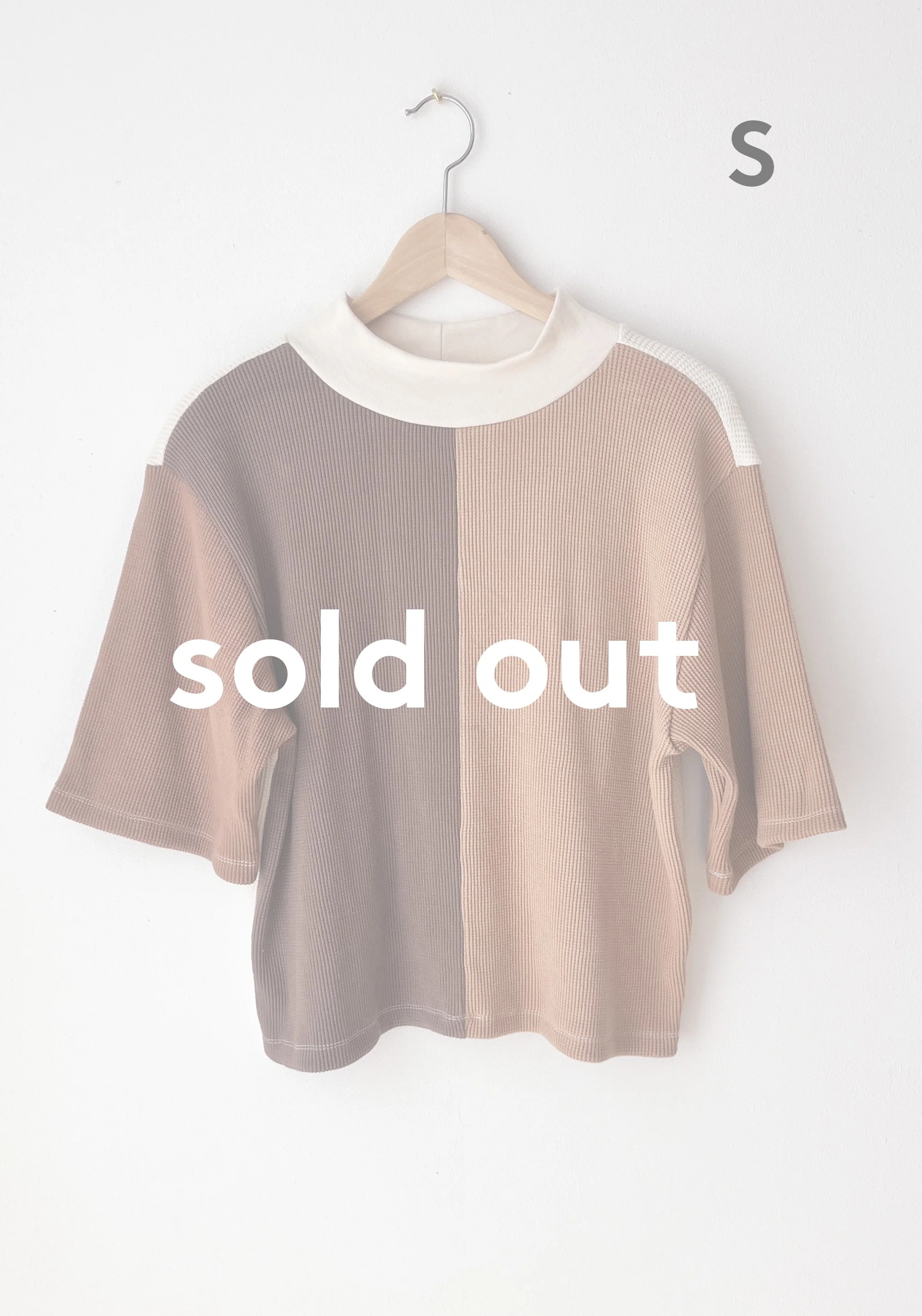 mock_neck_soldout.jpg