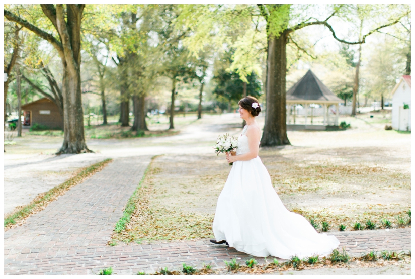 BoneskeWedding_Ceremony_MackenzieKern0643_WEB.jpg