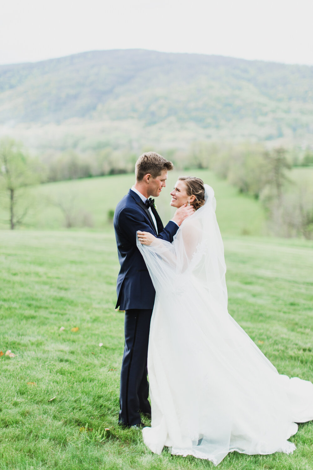 TaylorHolderCodyHolder_RaleighWeddingPhotographer_BestPhotographersChapelHill_MackenzieKernPhotography286.jpg