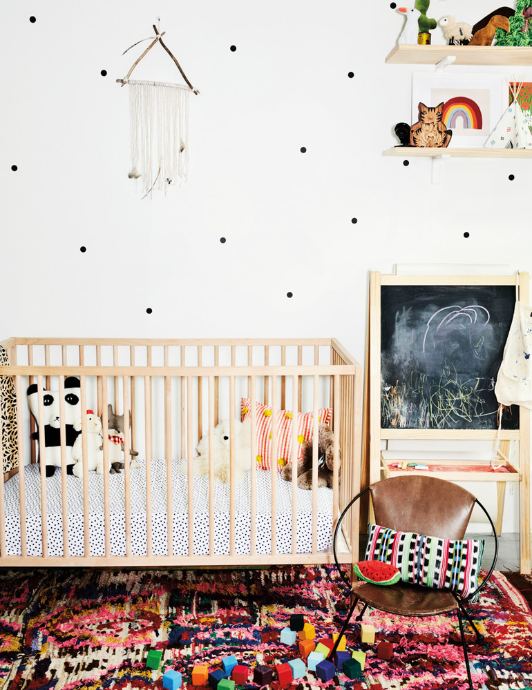 madewell-s-lead-designer-brings-the-cool-girl-look-home-white-nursery-59d2673ed9b1651460d816ba-w1000_h1000.jpg
