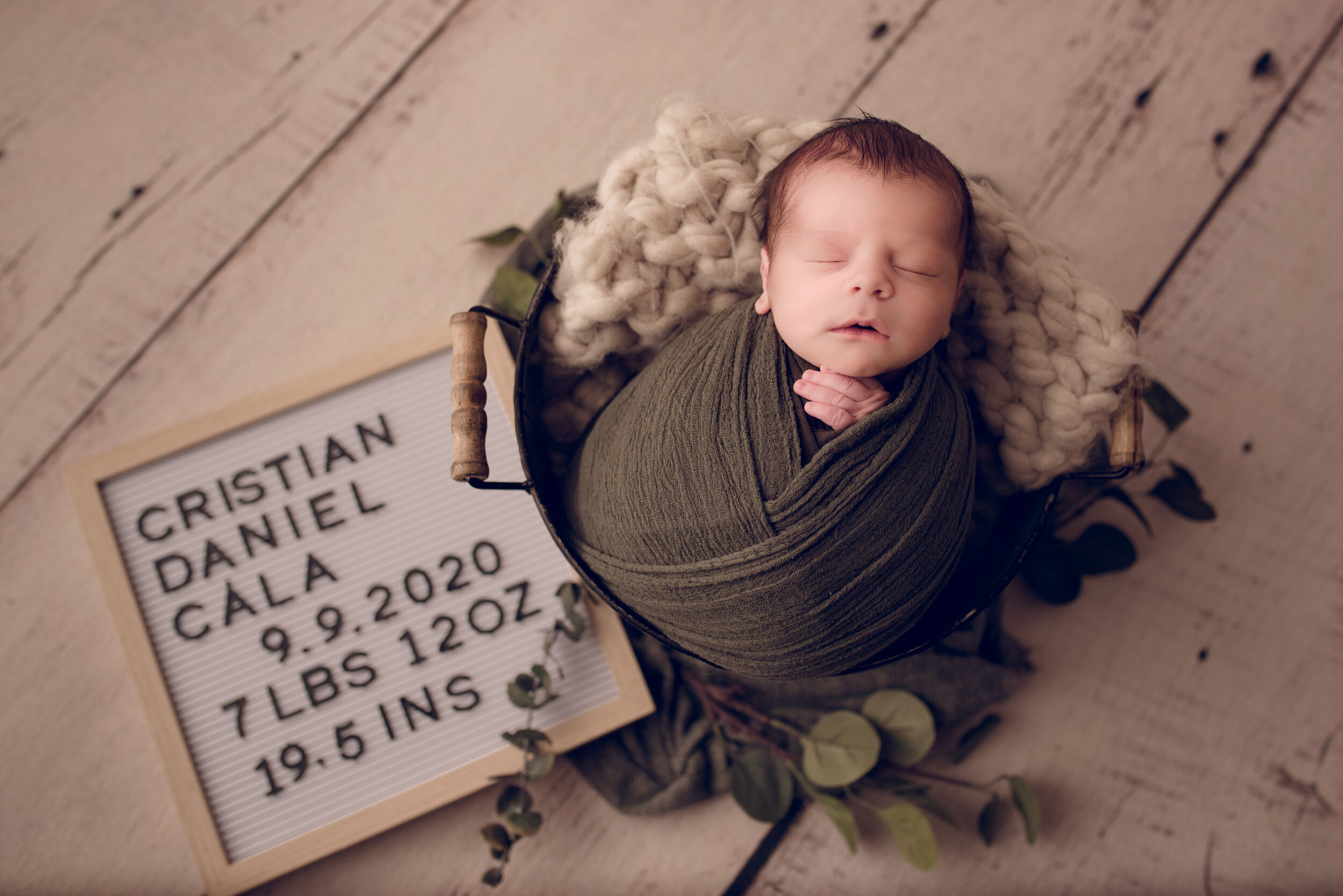 Newborn_Cristian_7Days-31.jpg