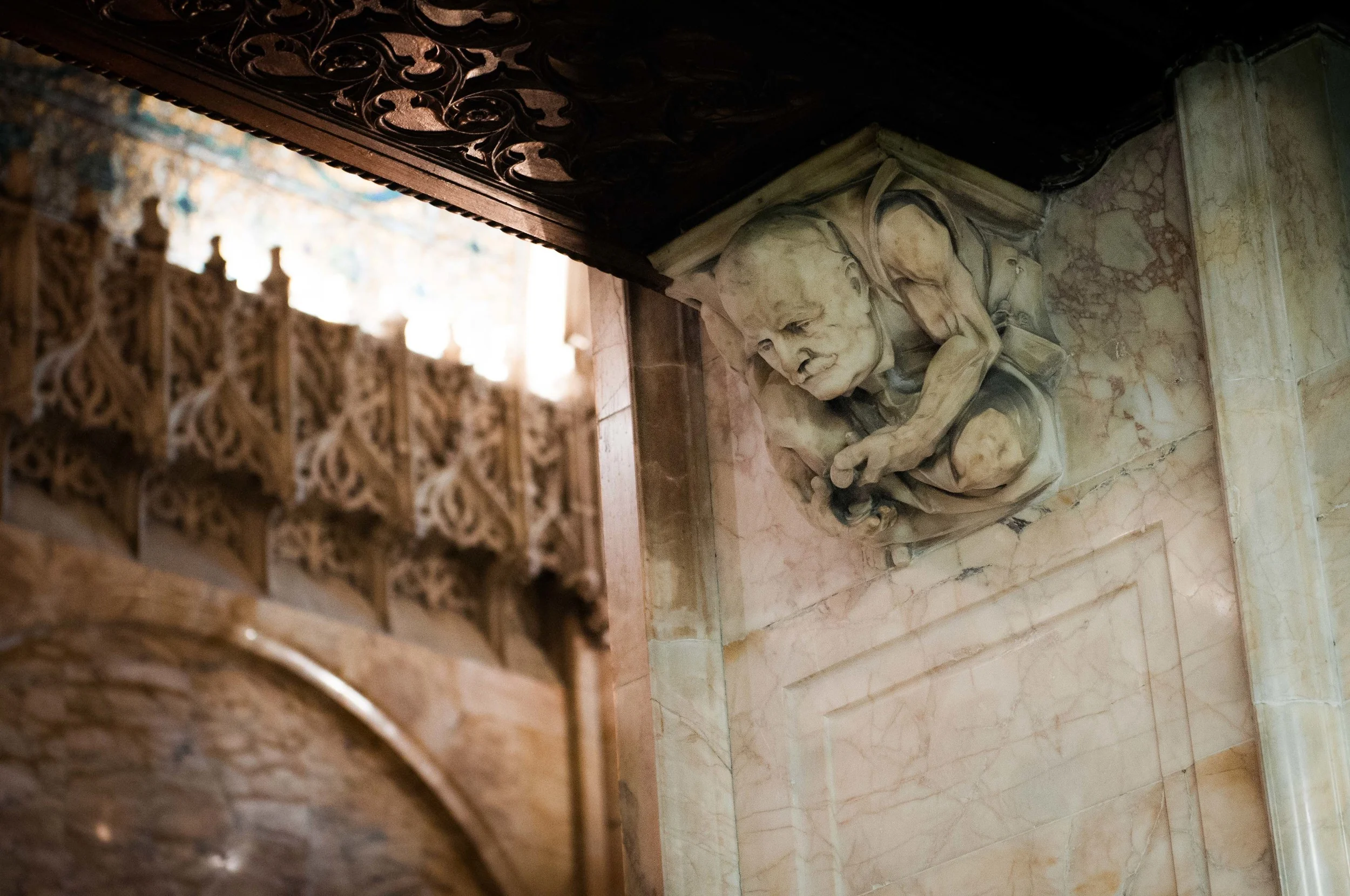 There are gargoyles made in the likeness of all the major players involved in the building. This one here is F.W. Woolworth and unlike what you would expect, he is not at the entrance but rather by the elevators.... And. there is a reason :-)