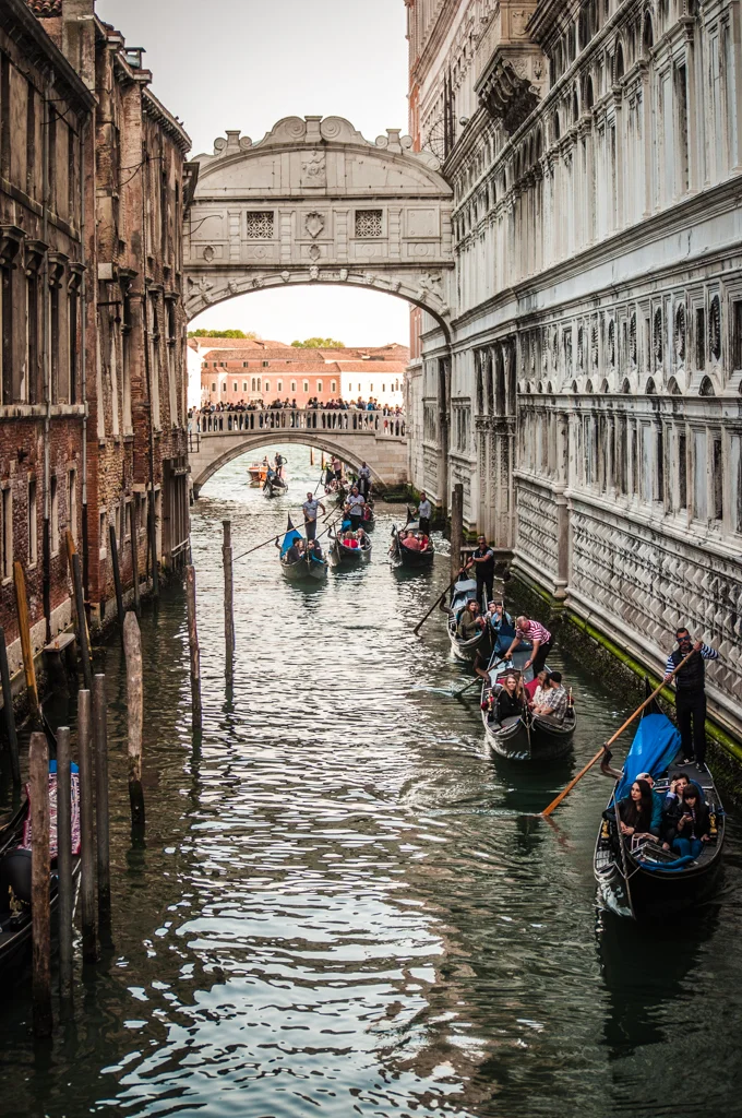 Gondola-traffic.jpg