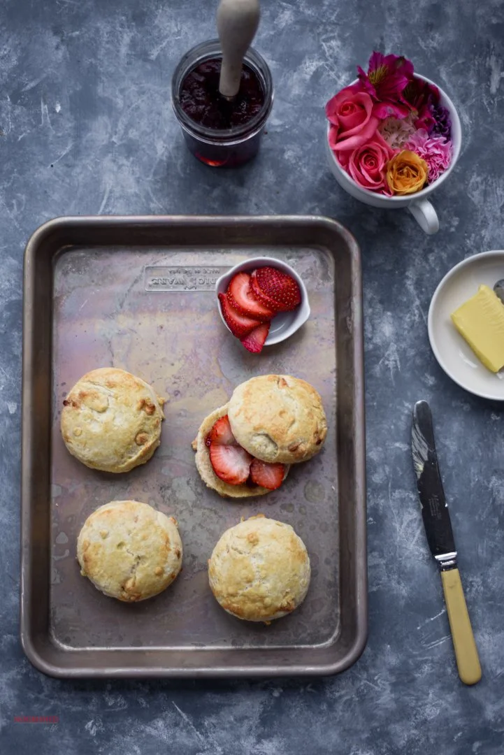 {Eggless} White Chocolate British Scones