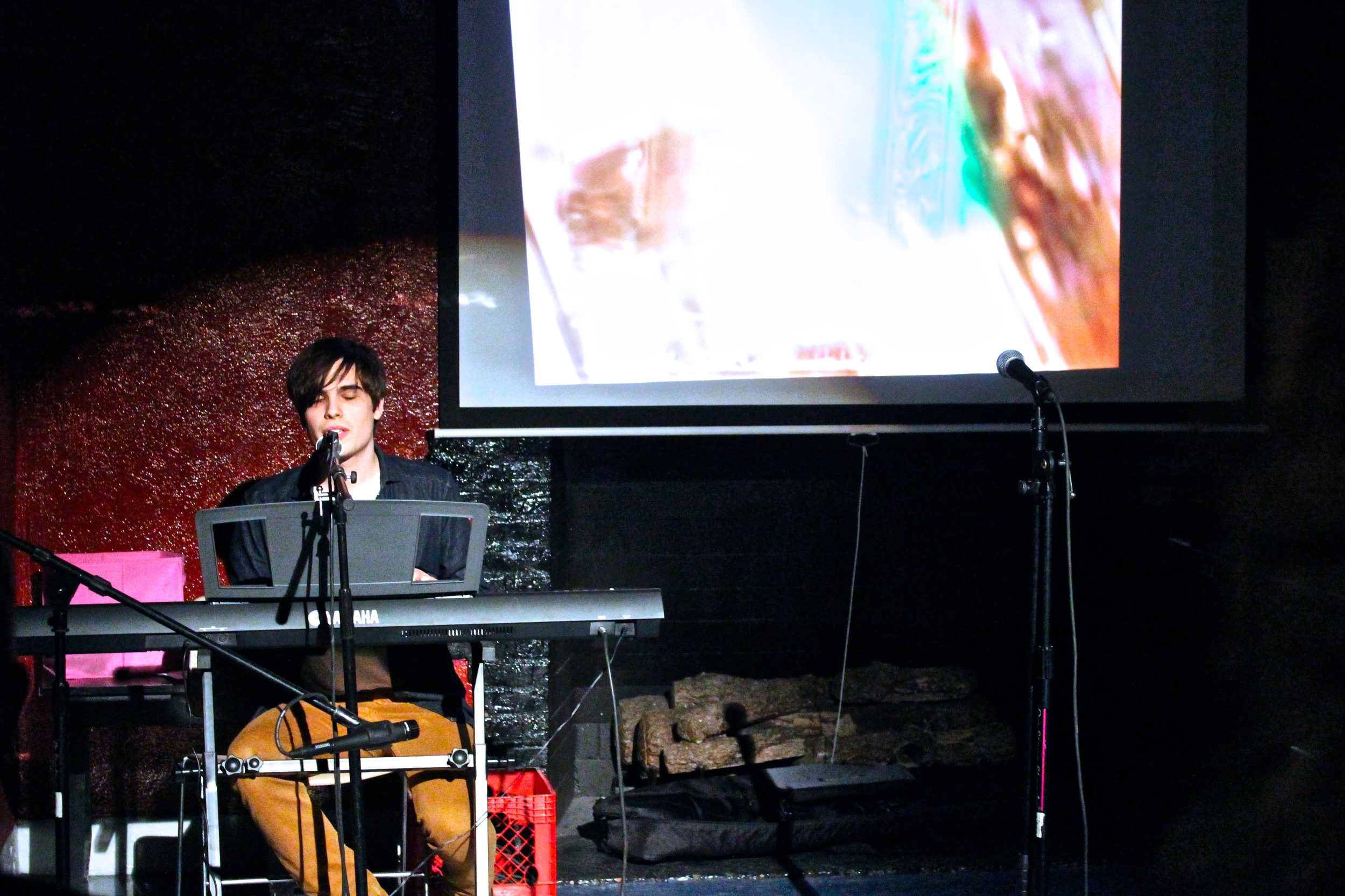 Brooklyn-based comic Ben Kling performed for a rapt audience