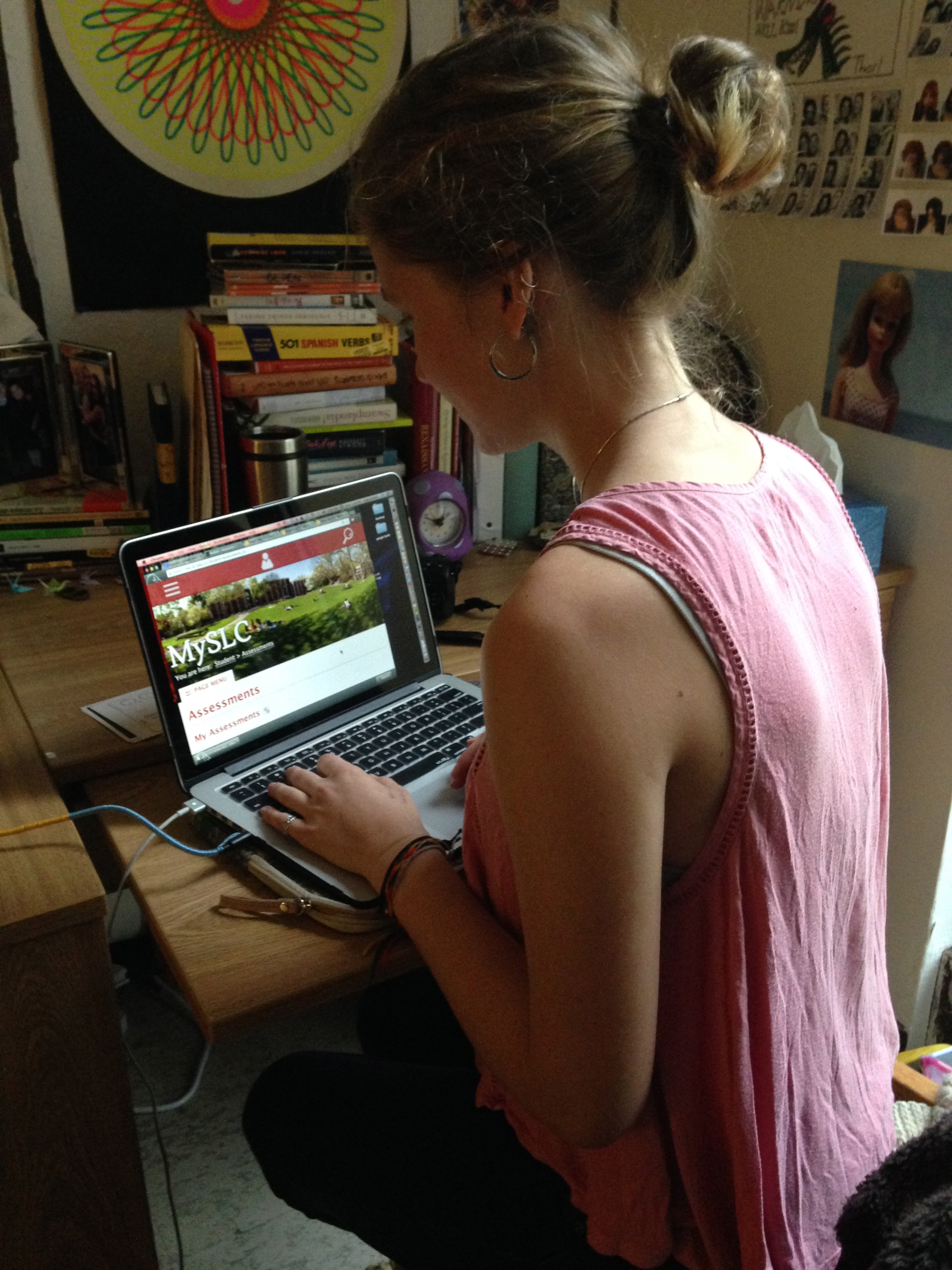 Sofia Seidel '17 looks at her assessments on MySLC. Photo by Janaki Chadha '17
