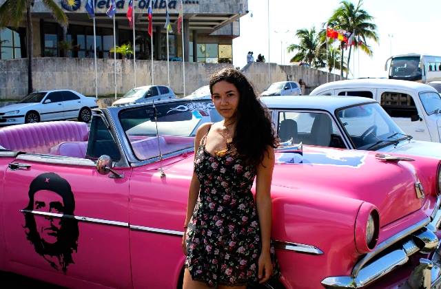 Juna Drougas (’16) on the streets of Havana, Cuba. Photo credit: Juna Drougas