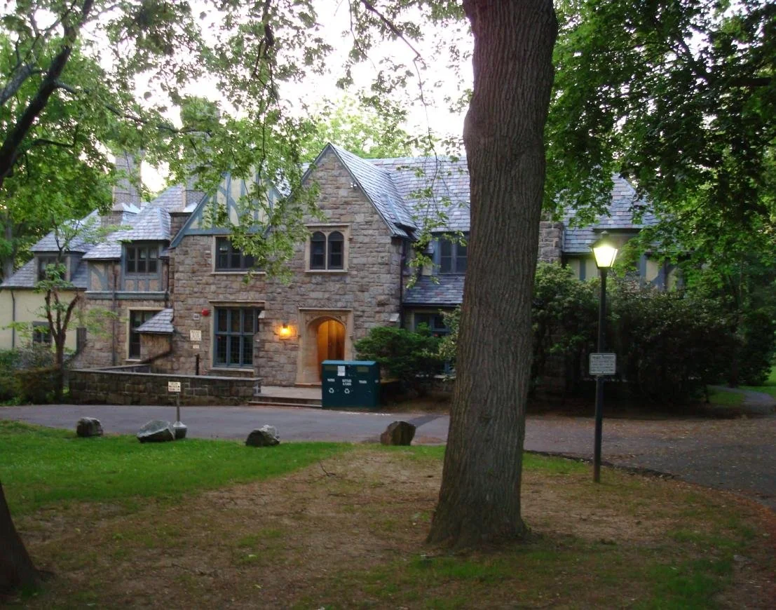 Steamy Senate Meeting Introduces New Housing Plan