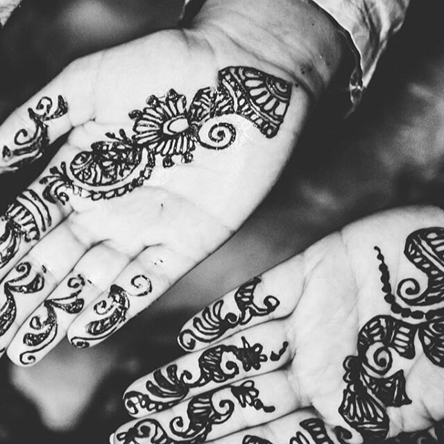 &ldquo;Trauma is not the story of something awful that happened in the past, but the imprints left behind in people&rsquo;s sensory and hormonal systems.&rdquo; Bessel van der Kolk, author of #thebodykeepsthescore . 
Henna is an ancient art form in S