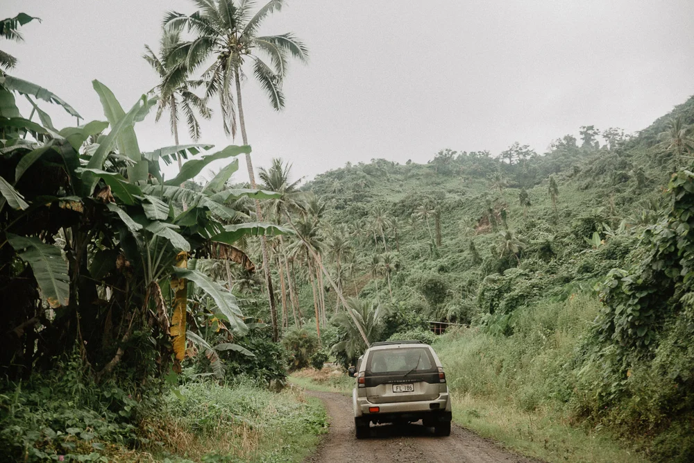 937-taveuni-elopement-photographer-fiji-kama-catch-me.jpg