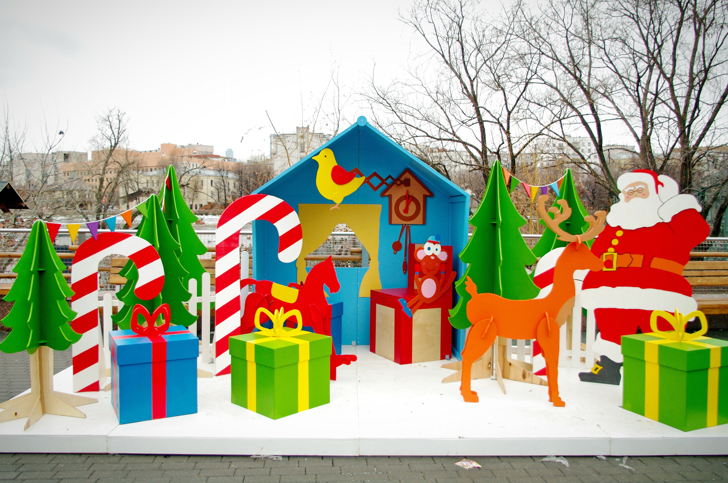  Друзья, обязательно посетите Московский Зоопарк в Новогодние каникулы. Наши друзья и партнеры агенство "Яркие Люди" готовит потрясающие праздничные выступления, не пропустите! 