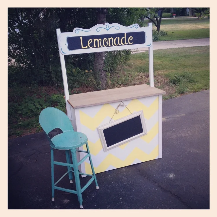 lemonade stand.jpg