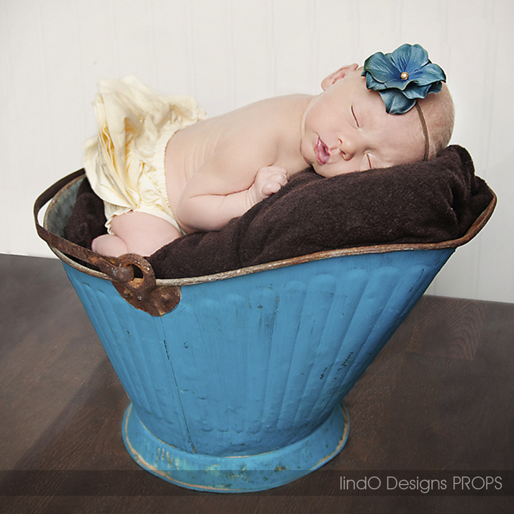 blue coal bucket.jpg