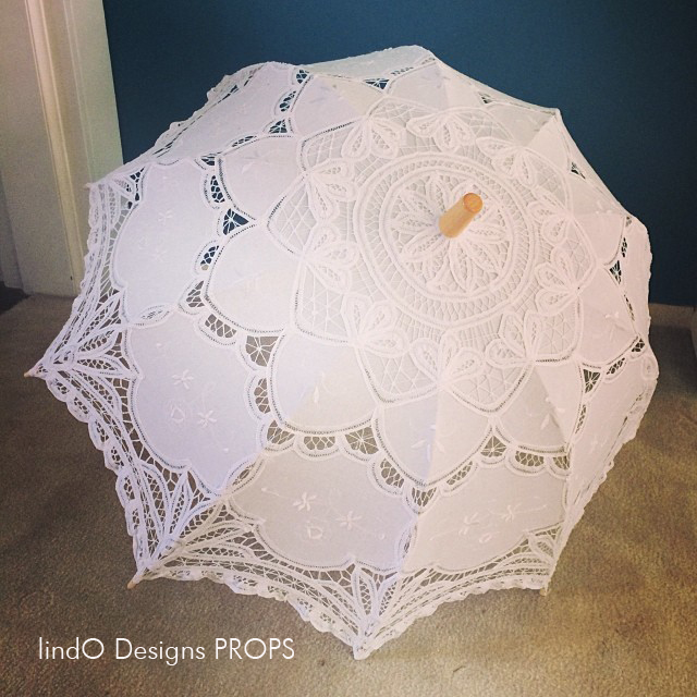 WHITe lace umbrella.jpg