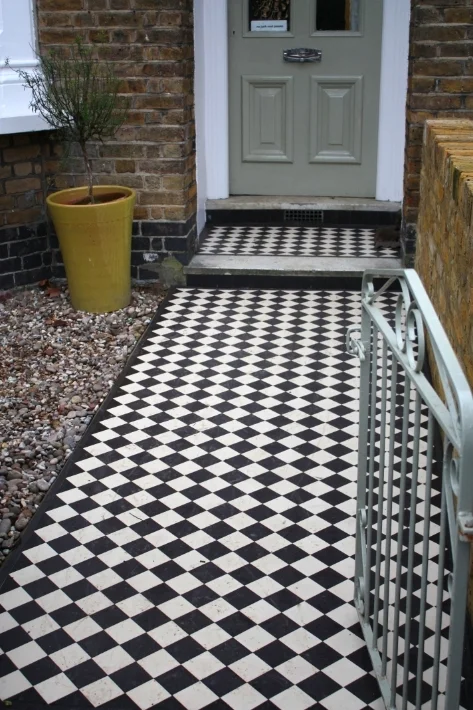 yvonne-front-path3.jpg
