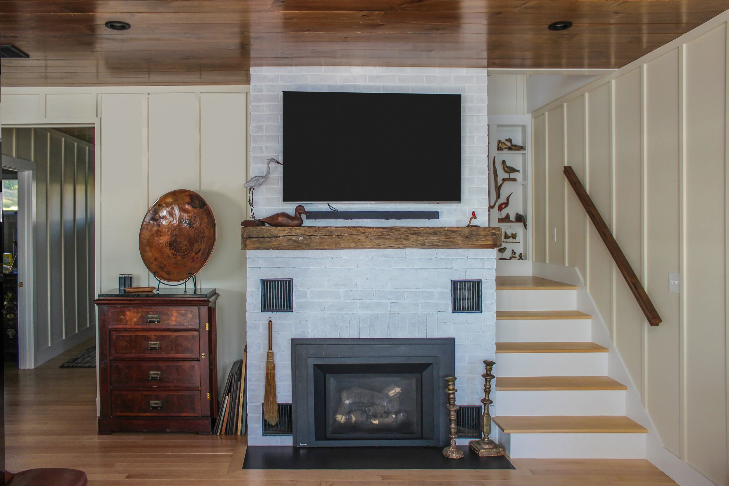 LIVINGROOM-WEB.jpg