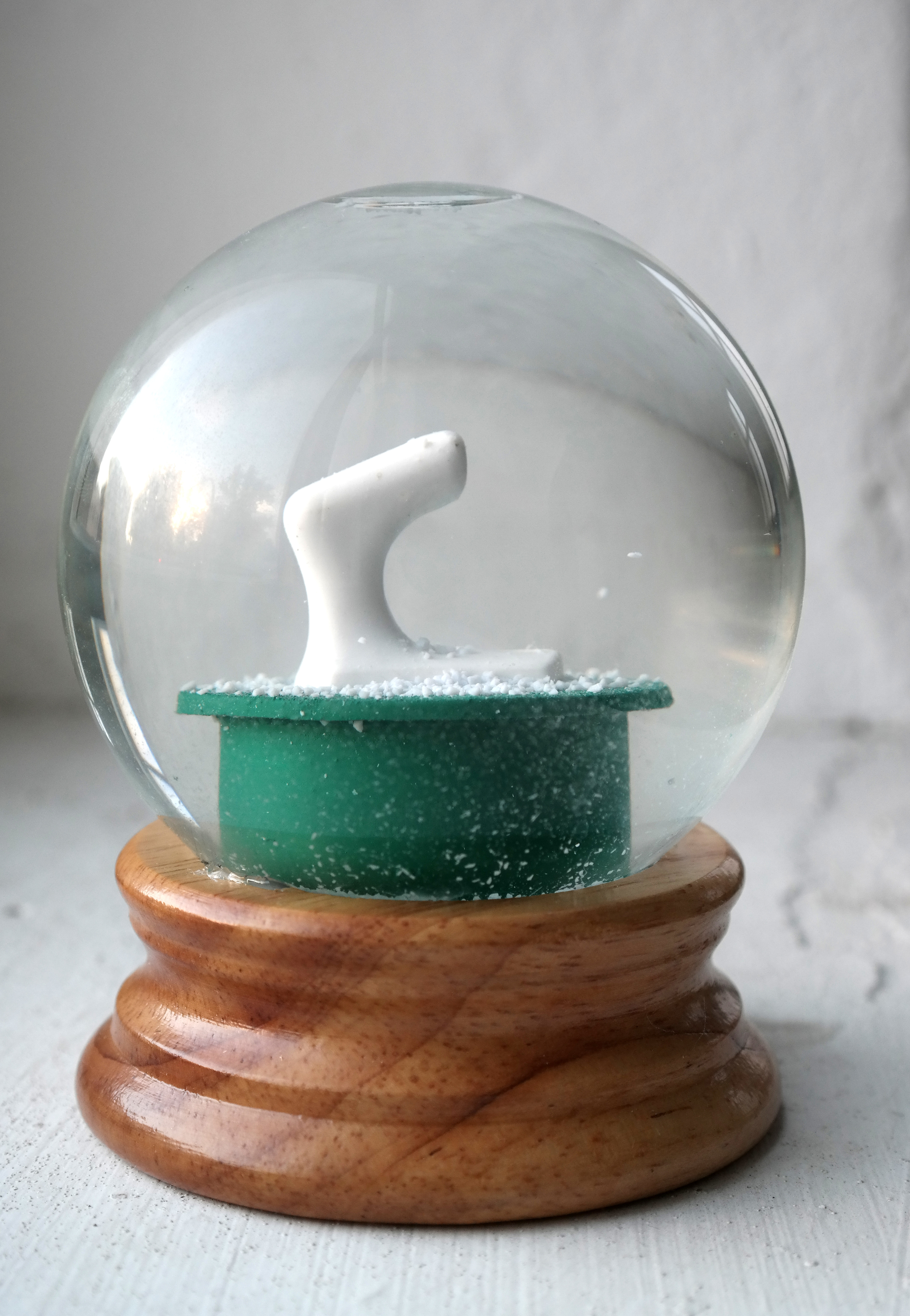 Snowglobe with hook