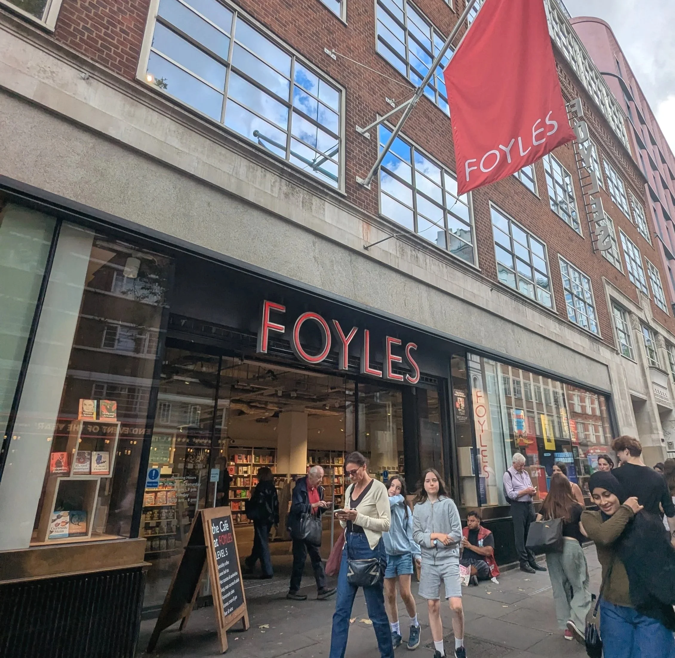 A Review of Foyles (Charing Cross)