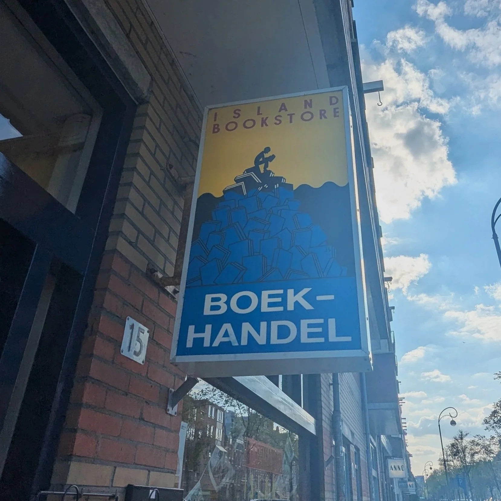 A Review of Island Bookstore - Boekhandel