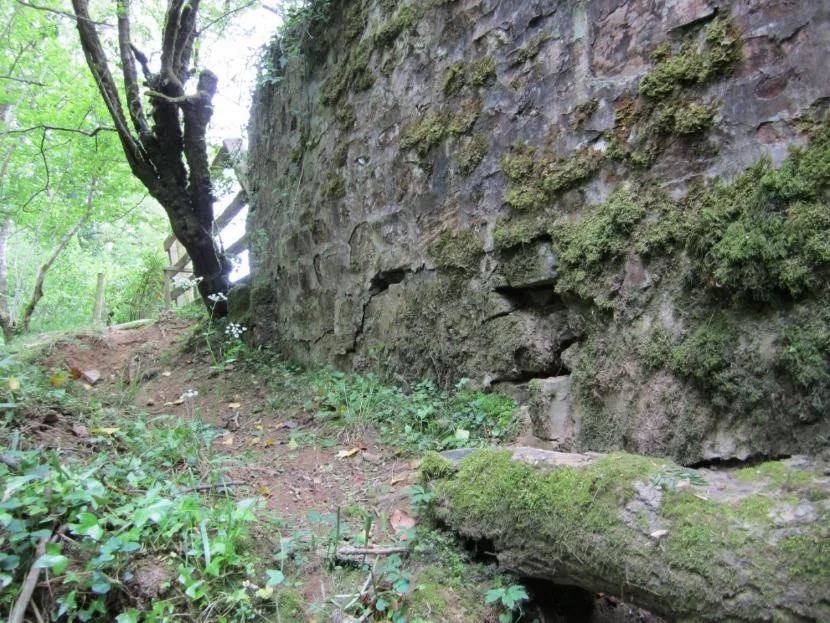 Figure 6 Damage progressing under wing walls
