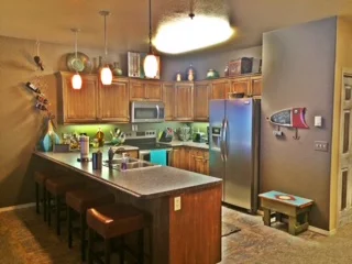 kitchen 2 bear.JPG
