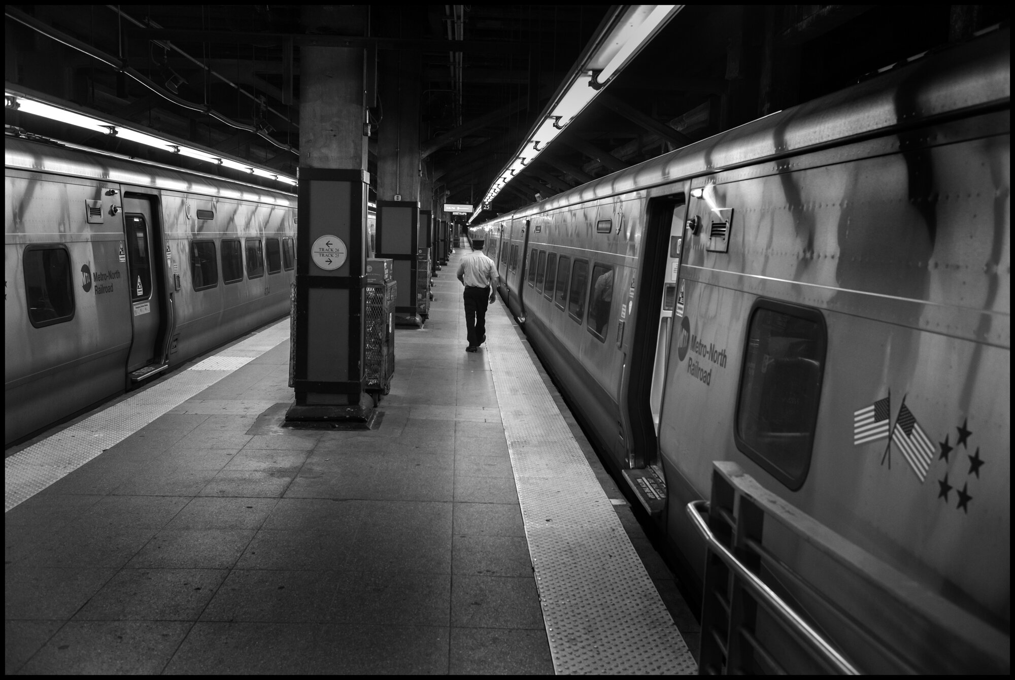  Grand Central Station has become a “ghost town” during the coronavirus crisis.  April 18, 2020. © Peter Turnley  ID# 25-012 